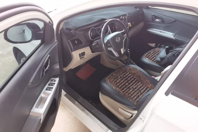Used Dongfeng Aeolus A30 2014 1.5L Automatic ZhiShang Model Driver Seat
