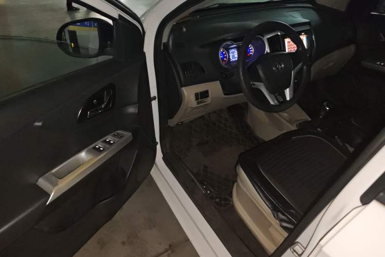 Used Dongfeng Aeolus A30 2014 1.5L Manual Sishang Model Driver Seat