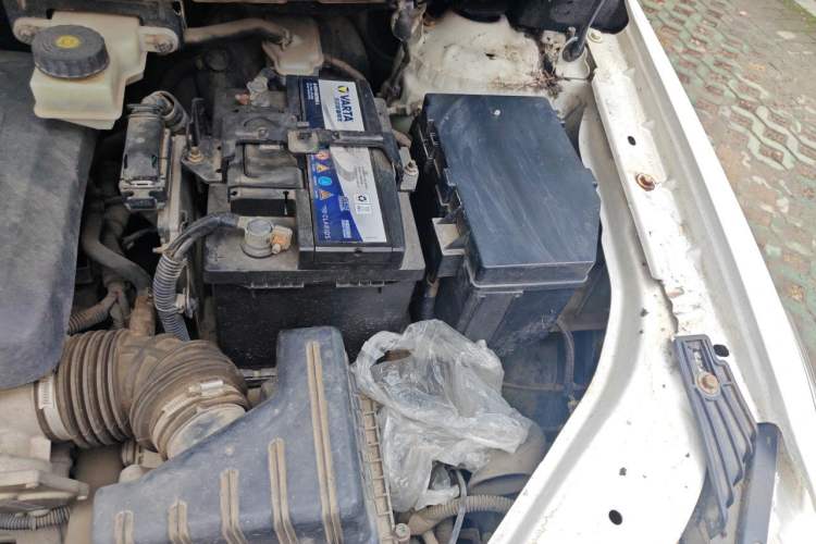 Used Dongfeng Aeolus A30 2014 1.5L Automatic ZhiShang Model Engine Bay Left