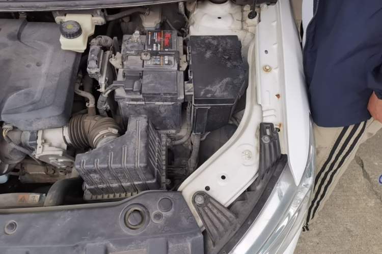 Used Dongfeng Aeolus A30 2014 1.5L Automatic ZhiShang Model Engine Bay Left