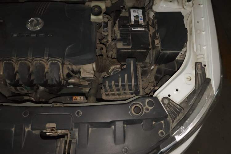 Used Dongfeng Aeolus A30 2014 1.5L Manual Sishang Model Engine Bay Left