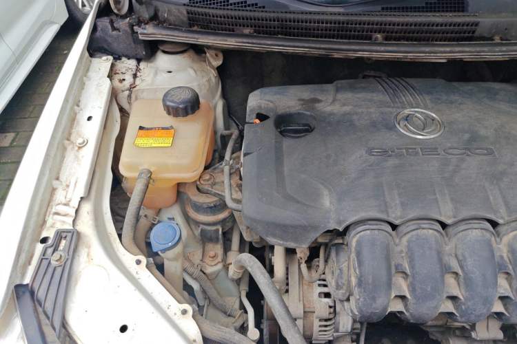 Used Dongfeng Aeolus A30 2014 1.5L Automatic ZhiShang Model Engine Bay Right