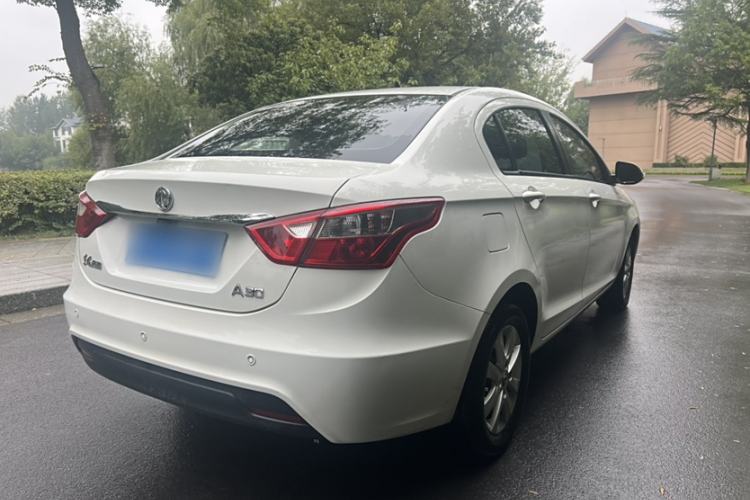 Used Dongfeng Aeolus A30 2014 1.5L Manual Sishang Model Exterior 5