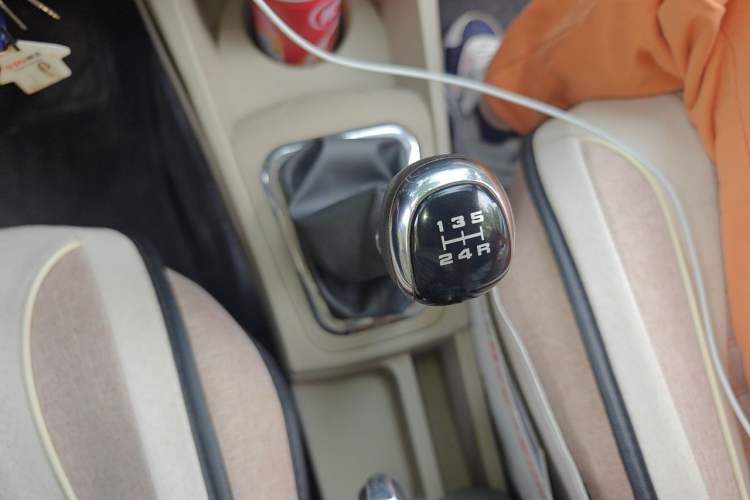 Used Dongfeng Aeolus A30 2014 1.5L Manual Smart-Drive Luxury Edition Gear Lever