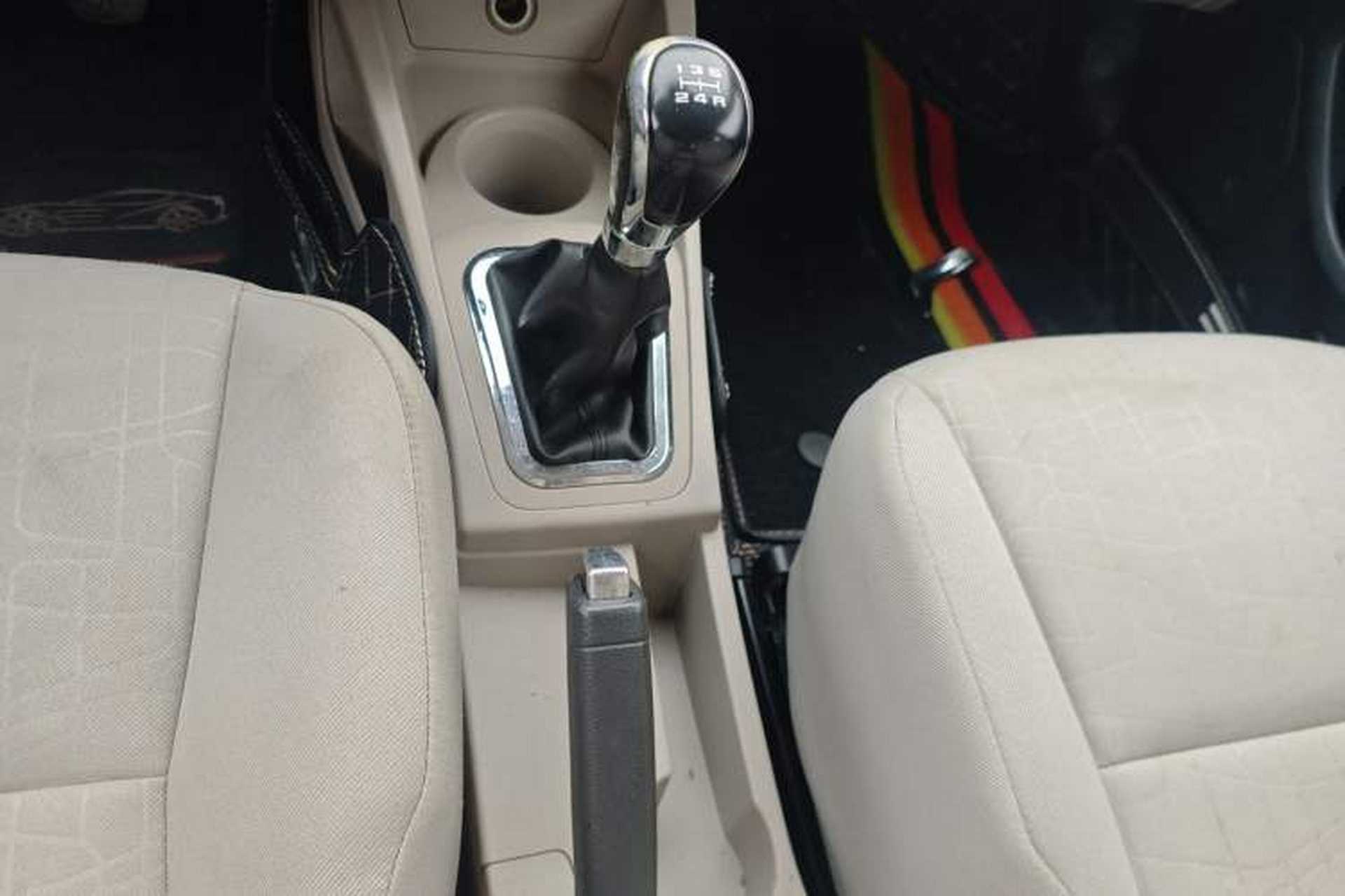 Used Dongfeng Aeolus A30 2014 1.5L Manual Smart-Drive Luxury Edition Gear Lever