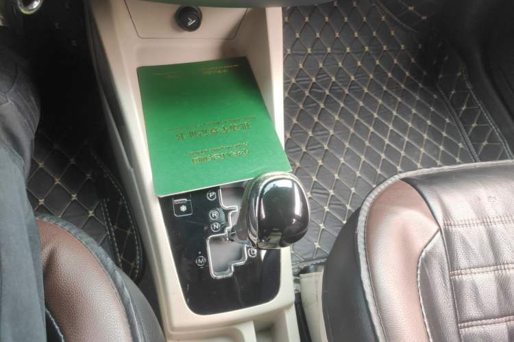 Used Dongfeng Aeolus A30 2014 1.5L Automatic ZhiShang Model Gear Lever