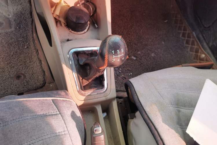 Used Dongfeng Aeolus A30 2014 1.5L Manual Smart Drive Smart Edition Gear Lever
