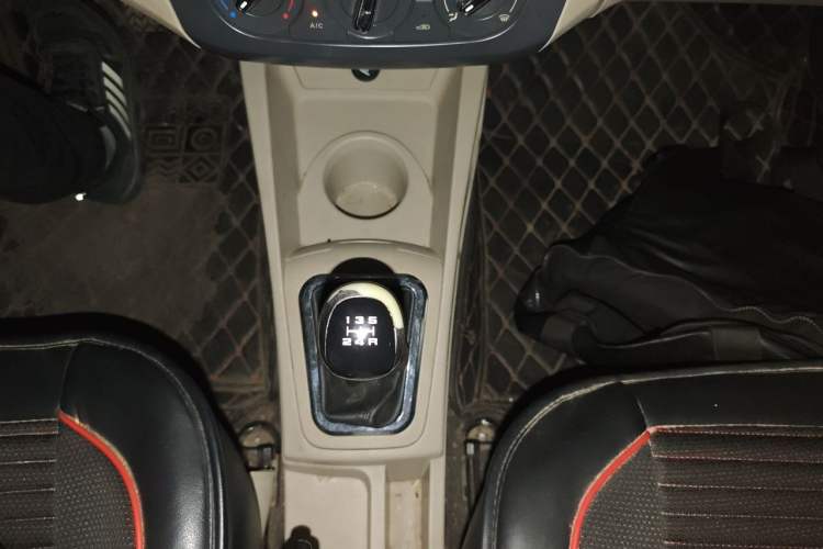 Used Dongfeng Aeolus A30 2014 1.5L Manual Sishang Model Gear Lever