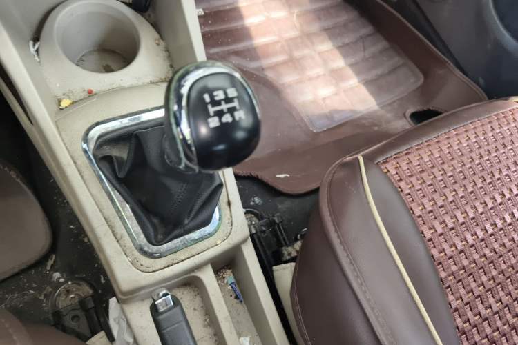Used Dongfeng Aeolus A30 2014 1.5L Manual Smart Drive Smart Edition Gear Lever
