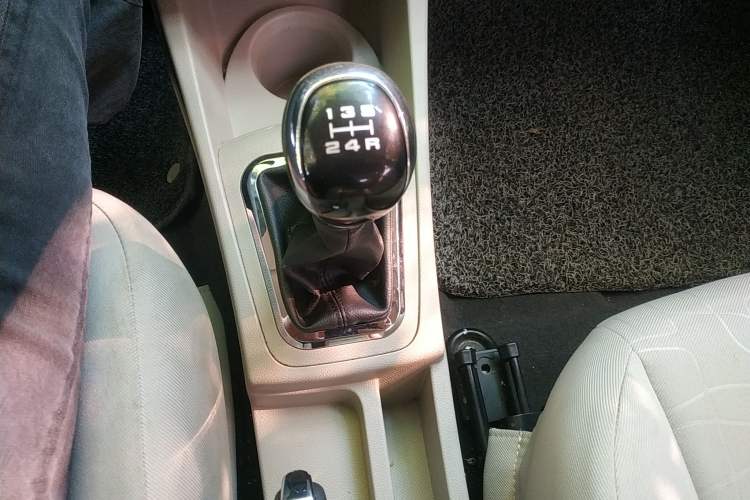 Used Dongfeng Aeolus A30 2014 1.5L Manual Sishang Model Gear Lever