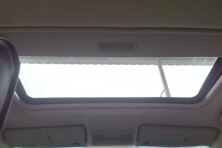 Used Dongfeng Aeolus A30 2014 1.5L Automatic ZhiShang Model Headliner
