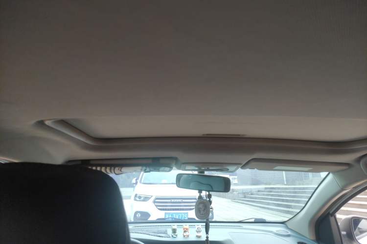 Used Dongfeng Aeolus A30 2014 1.5L Automatic ZhiShang Model Headliner