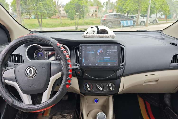Used Dongfeng Aeolus A30 2014 1.5L Manual Smart-Drive Luxury Edition Interior 1