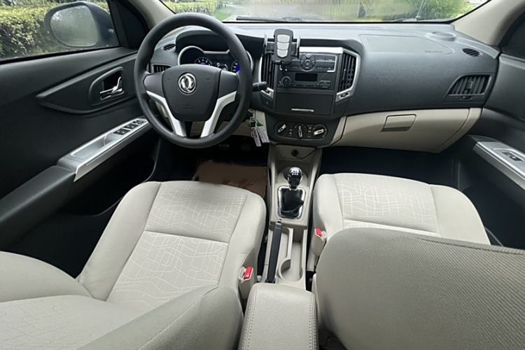 Used Dongfeng Aeolus A30 2014 1.5L Manual Sishang Model Interior 1