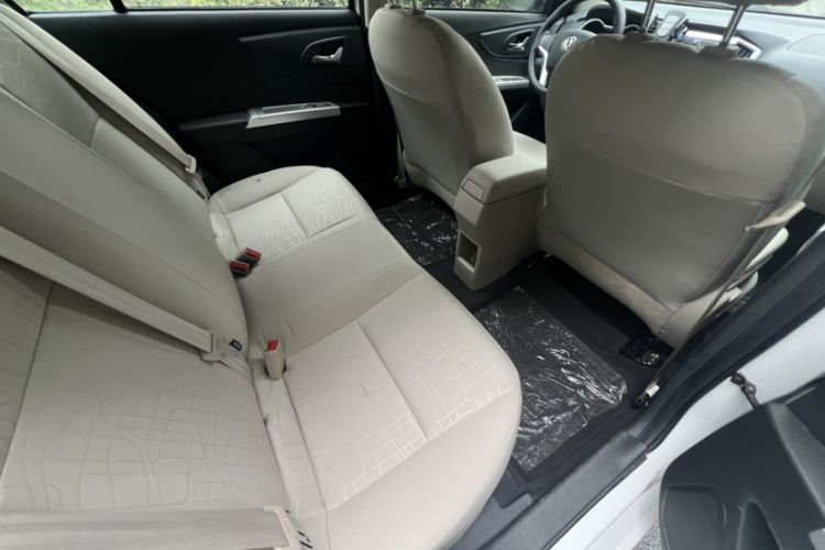 Used Dongfeng Aeolus A30 2014 1.5L Manual Sishang Model Interior 10