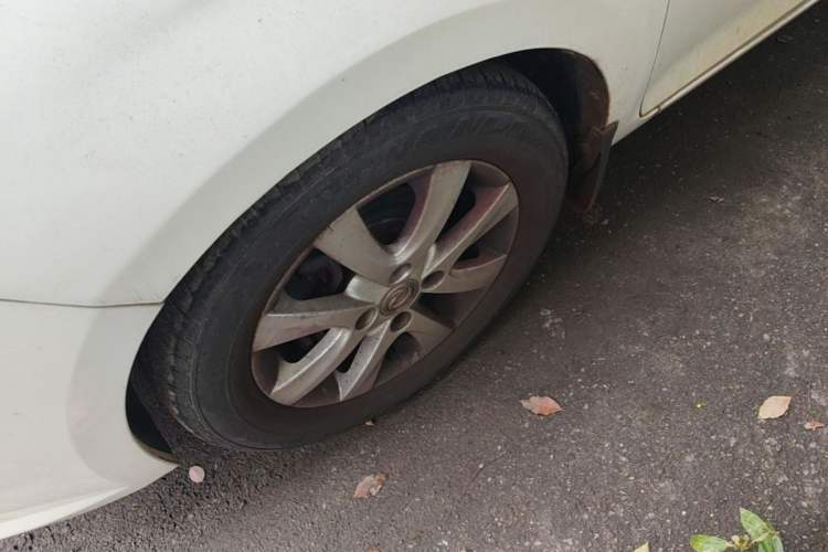 Used Dongfeng Aeolus A30 2014 1.5L Automatic ZhiShang Model Left Front Wheel Hub
