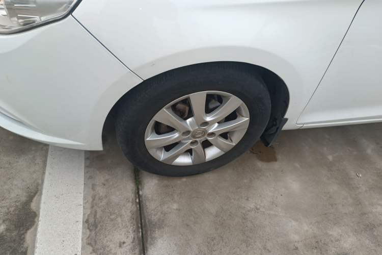 Used Dongfeng Aeolus A30 2014 1.5L Automatic ZhiShang Model Left Front Wheel Hub