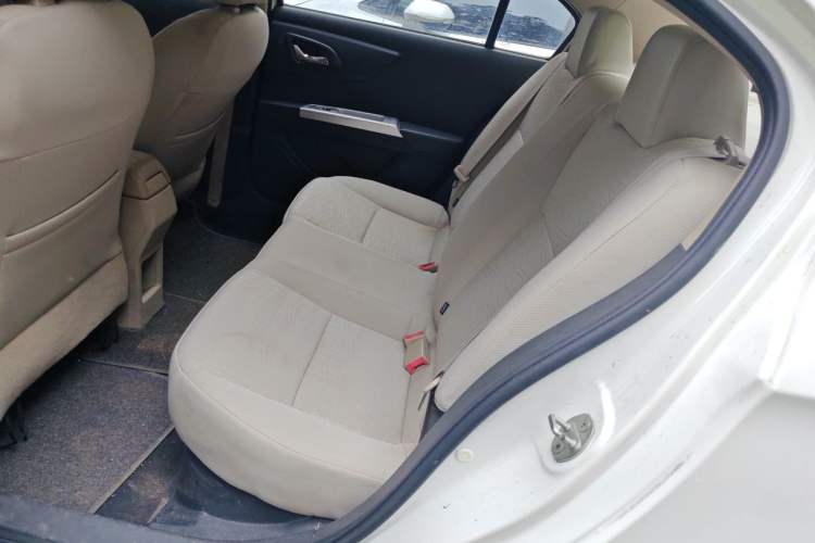 Used Dongfeng Aeolus A30 2014 1.5L Automatic ZhiShang Model Left Rear Seat