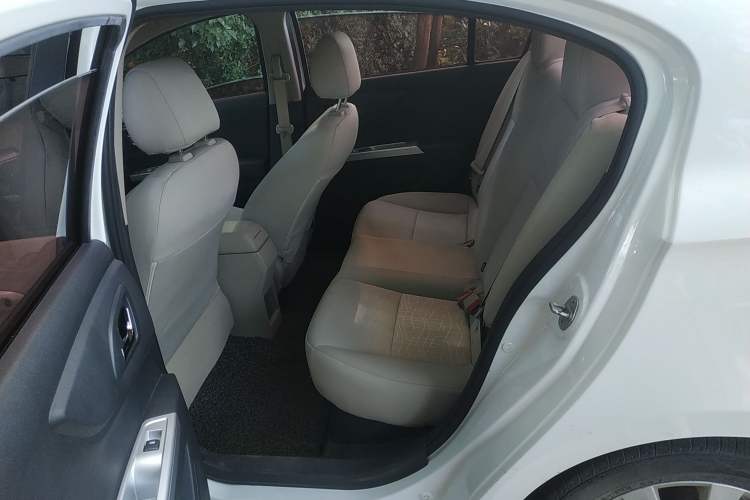 Used Dongfeng Aeolus A30 2014 1.5L Manual Sishang Model Left Rear Seat