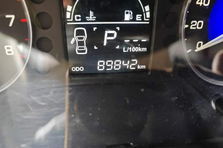 Used Dongfeng Aeolus A30 2014 1.5L Automatic ZhiShang Model Odometer Close Up