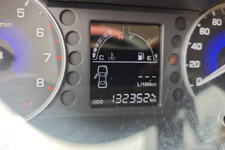 Used Dongfeng Aeolus A30 2014 1.5L Manual Smart-Drive Luxury Edition Odometer Close Up