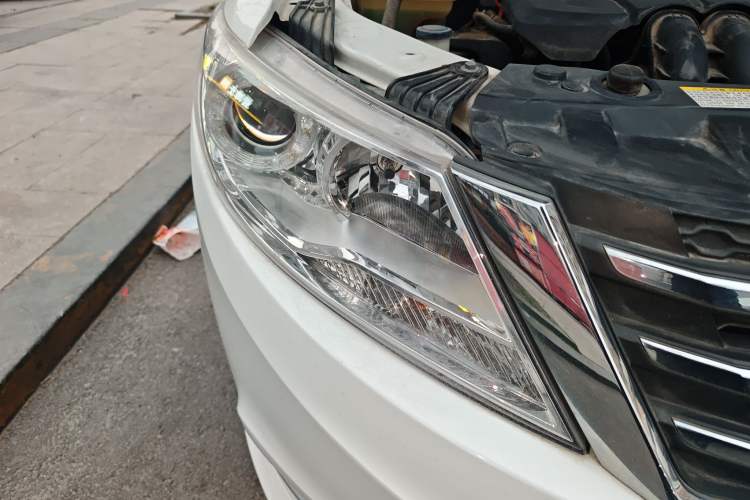 Used Dongfeng Aeolus A30 2014 1.5L Manual Sishang Model Right Front Headlight