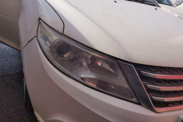 Used Dongfeng Aeolus A30 2014 1.5L Manual Smart Drive Smart Edition Right Front Headlight