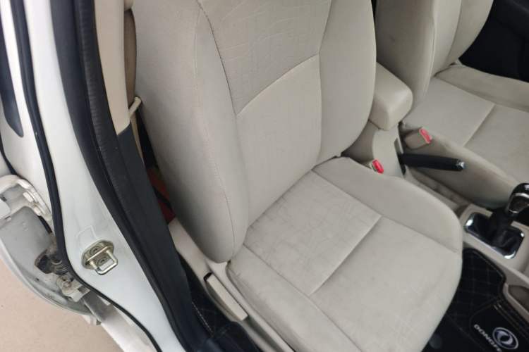 Used Dongfeng Aeolus A30 2014 1.5L Manual Smart-Drive Luxury Edition Right Front Seat