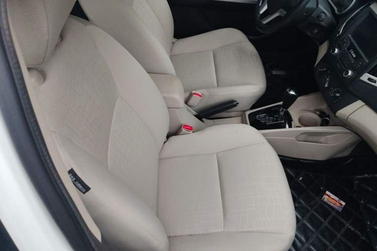 Used Dongfeng Aeolus A30 2014 1.5L Automatic ZhiShang Model Right Front Seat