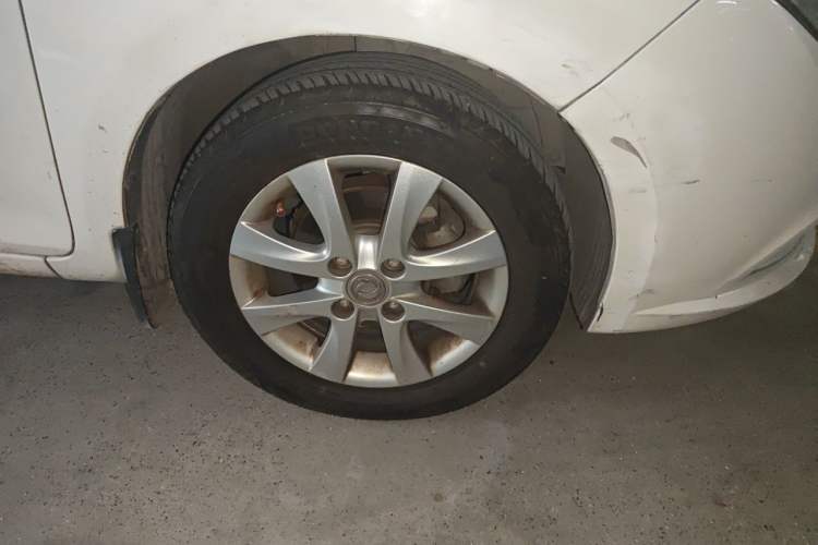 Used Dongfeng Aeolus A30 2014 1.5L Automatic ZhiShang Model Right Front Wheel Hub