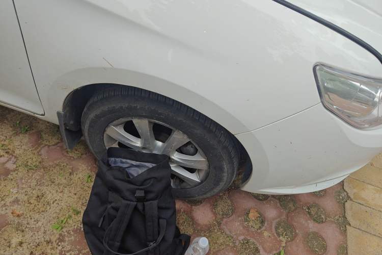 Used Dongfeng Aeolus A30 2014 1.5L Manual Smart-Drive Luxury Edition Right Front Wheel Hub