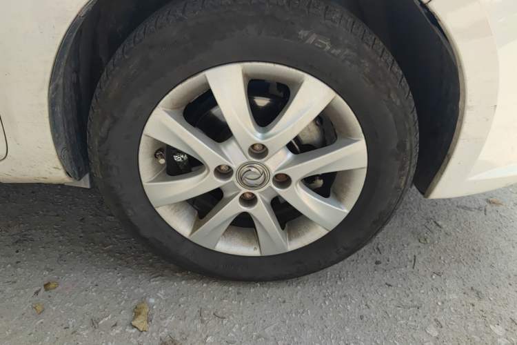 Used Dongfeng Aeolus A30 2014 1.5L Manual Smart Drive Smart Edition Right Front Wheel Hub