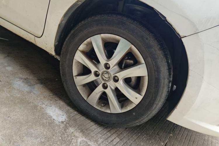 Used Dongfeng Aeolus A30 2014 1.5L Manual Smart-Drive Luxury Edition Right Front Wheel Hub