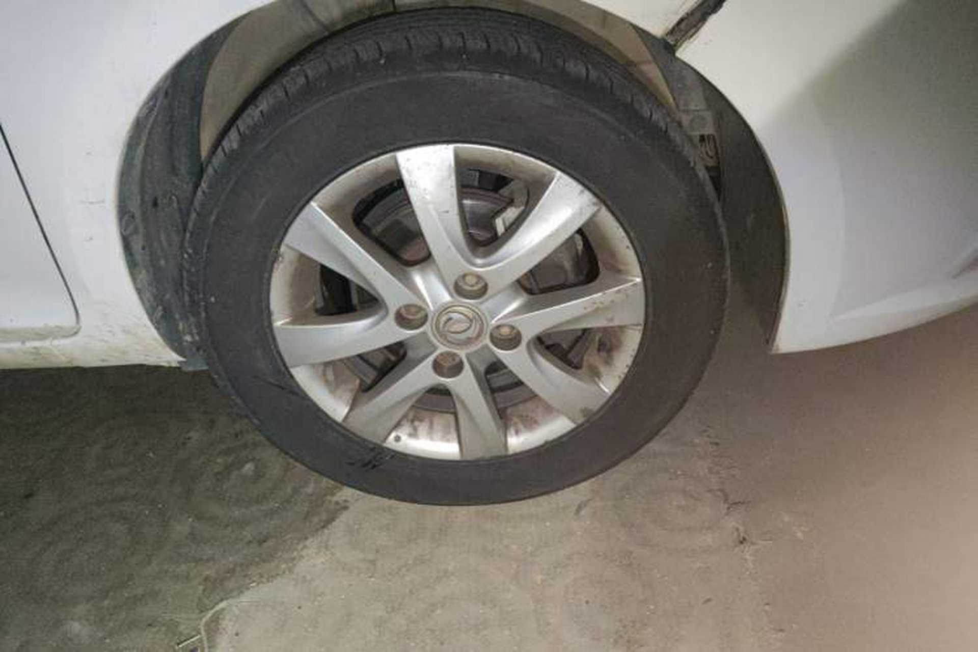 Used Dongfeng Aeolus A30 2014 1.5L Manual Smart-Drive Luxury Edition Right Front Wheel Hub