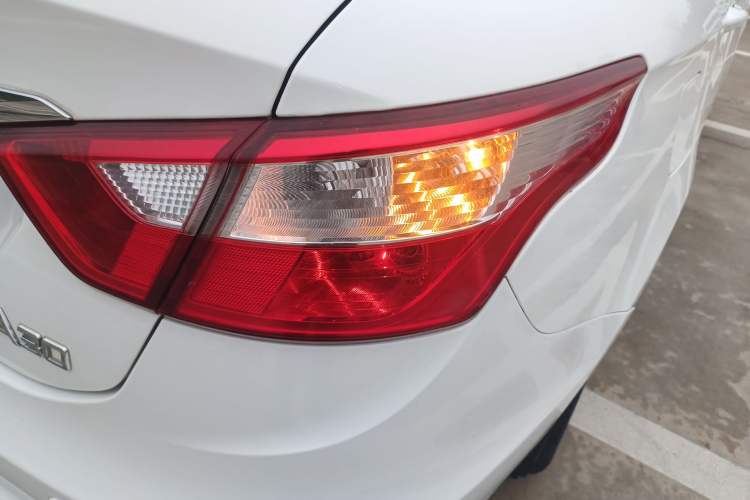 Used Dongfeng Aeolus A30 2014 1.5L Automatic ZhiShang Model Right Rear Taillight