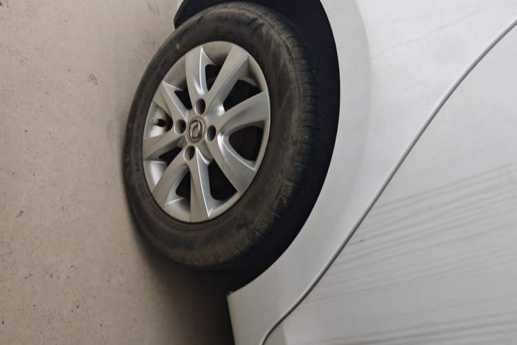 Used Dongfeng Aeolus A30 2014 1.5L Manual Smart-Drive Luxury Edition Right Rear Wheel Hub