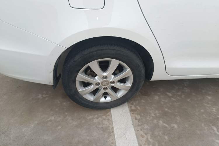 Used Dongfeng Aeolus A30 2014 1.5L Automatic ZhiShang Model Right Rear Wheel Hub