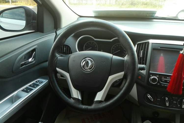Used Dongfeng Aeolus A30 2014 1.5L Manual Smart-Drive Luxury Edition Steering Wheel