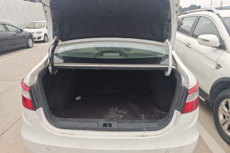 Used Dongfeng Aeolus A30 2014 1.5L Manual Smart-Drive Luxury Edition Trunk