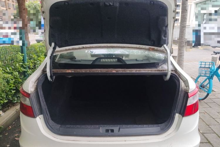 Used Dongfeng Aeolus A30 2014 1.5L Automatic ZhiShang Model Trunk