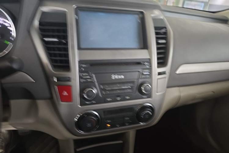 Used Dongfeng Aeolus A60 2012 1.6L Manual Luxury Model Audio And AC Panel