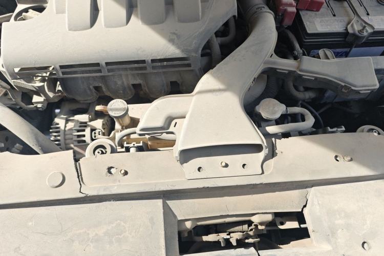 Used Dongfeng Aeolus A60 2012 1.6L Automatic Luxury Version Engine Bay
