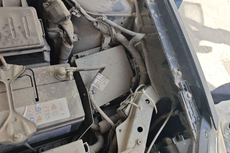 Used Dongfeng Aeolus A60 2012 1.6L Automatic Luxury Version Engine Bay Left