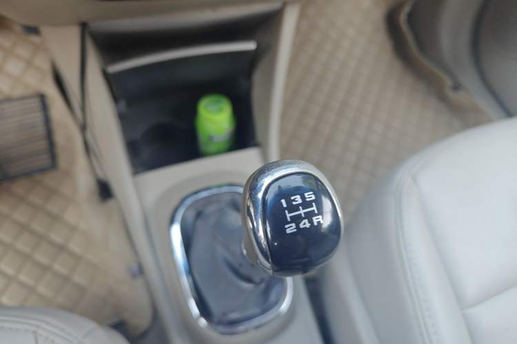 Used Dongfeng Aeolus A60 2012 1.6L Manual Luxury Model Gear Lever