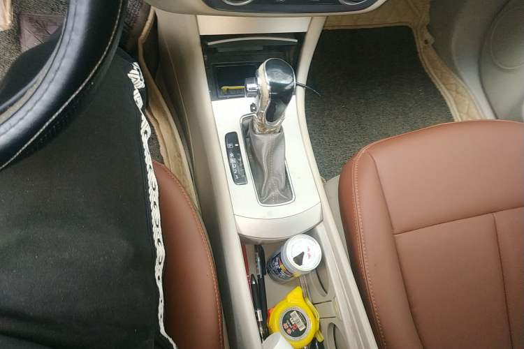 Used Dongfeng Aeolus A60 2012 1.6L Automatic Luxury Version Gear Lever