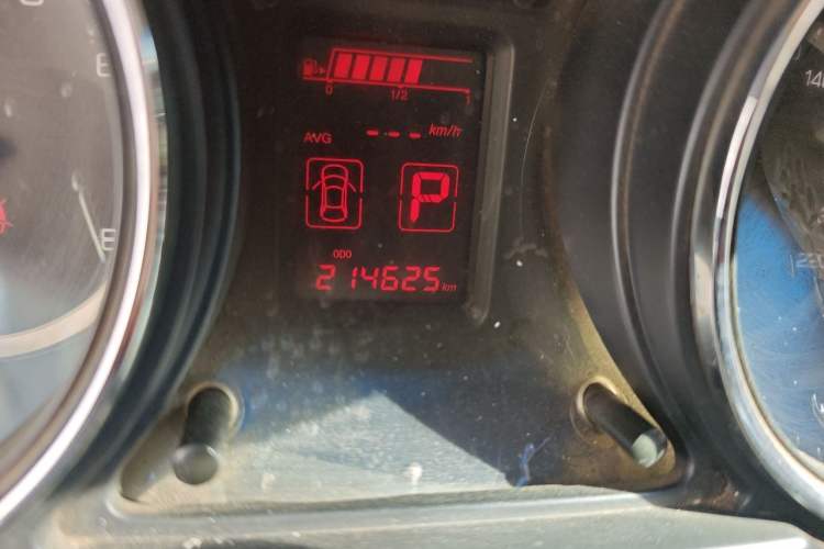 Used Dongfeng Aeolus A60 2012 1.6L Automatic Luxury Version Odometer Close Up