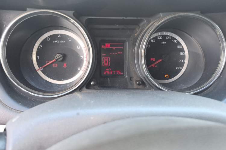 Used Dongfeng Aeolus A60 2012 1.6L Manual Luxury Model Odometer Close Up