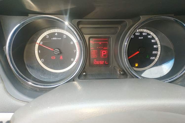 Used Dongfeng Aeolus A60 2012 1.6L Automatic Luxury Version Odometer Close Up