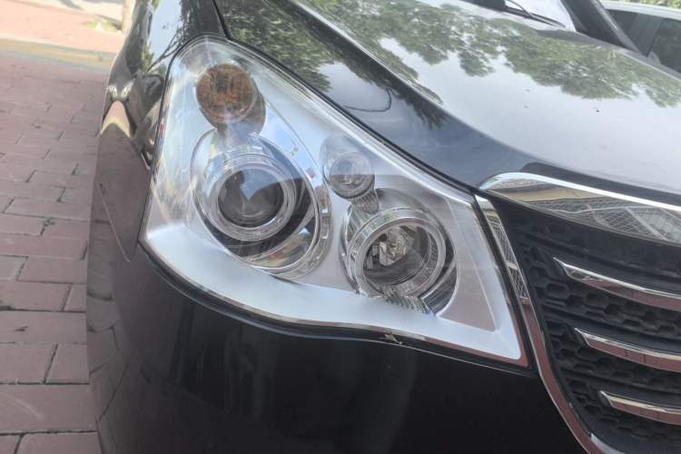 Used Dongfeng Aeolus A60 2012 1.6L Manual Luxury Model Right Front Headlight