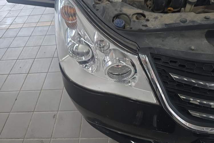 Used Dongfeng Aeolus A60 2012 1.6L Manual Luxury Model Right Front Headlight